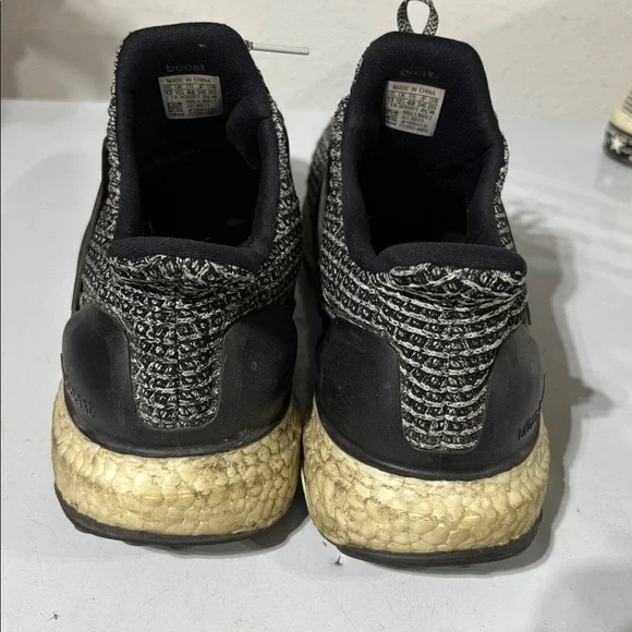 Ultra Boost 3.0 Oreo Size 13 - Picture 4 of 6